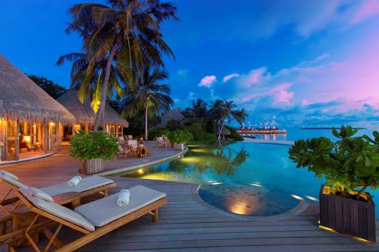 maldives_pool_bar